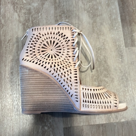 Jeffery Campbell cut out heels - Picture 4 of 5